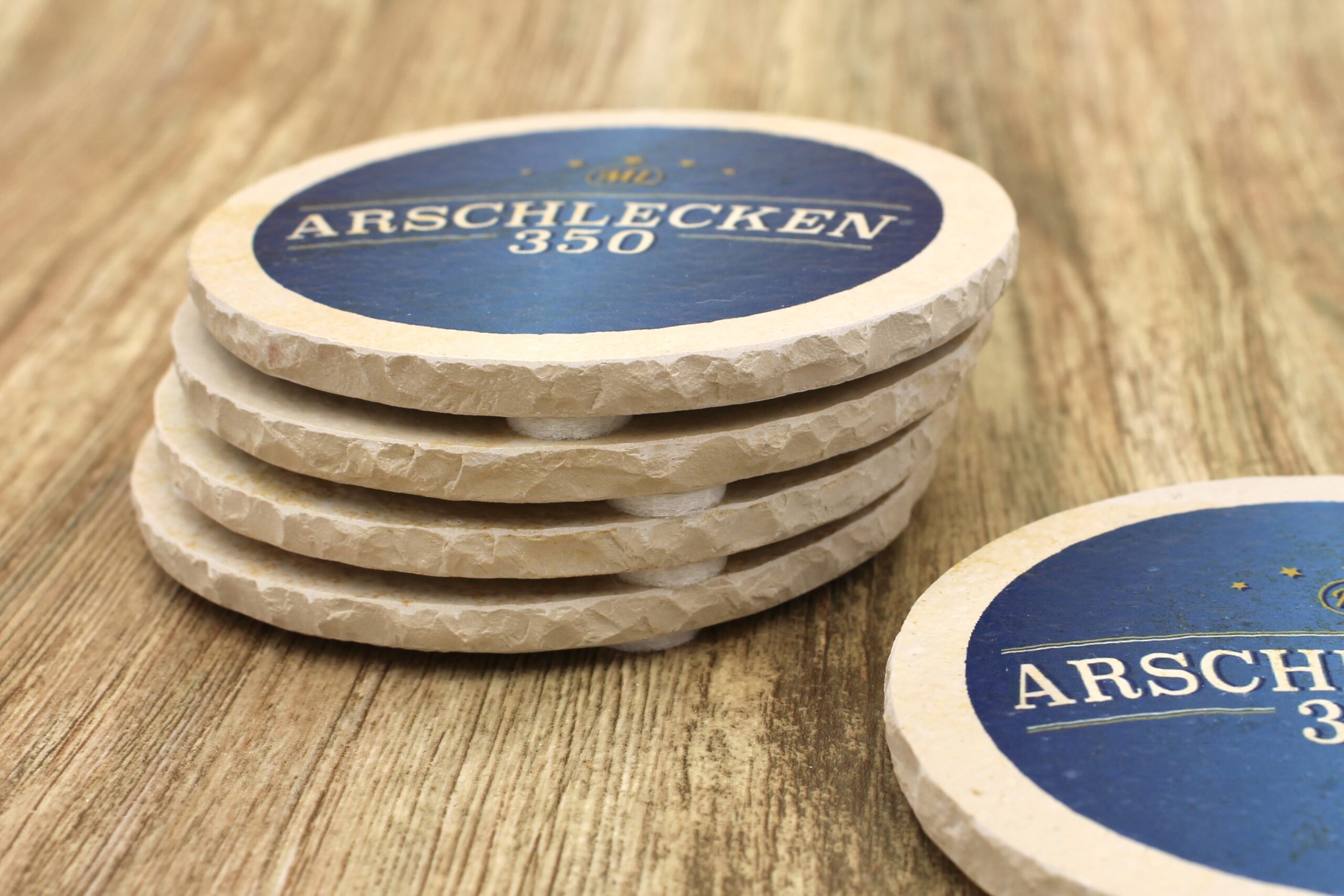 Arschlecken 350 - Natursteinuntersetzer – Bild 2