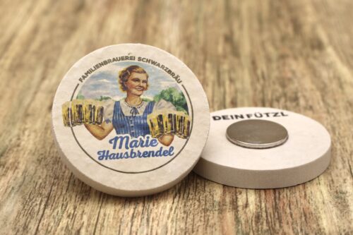 Marie Hausbrendel - Kühlschrankmagnet 48mm