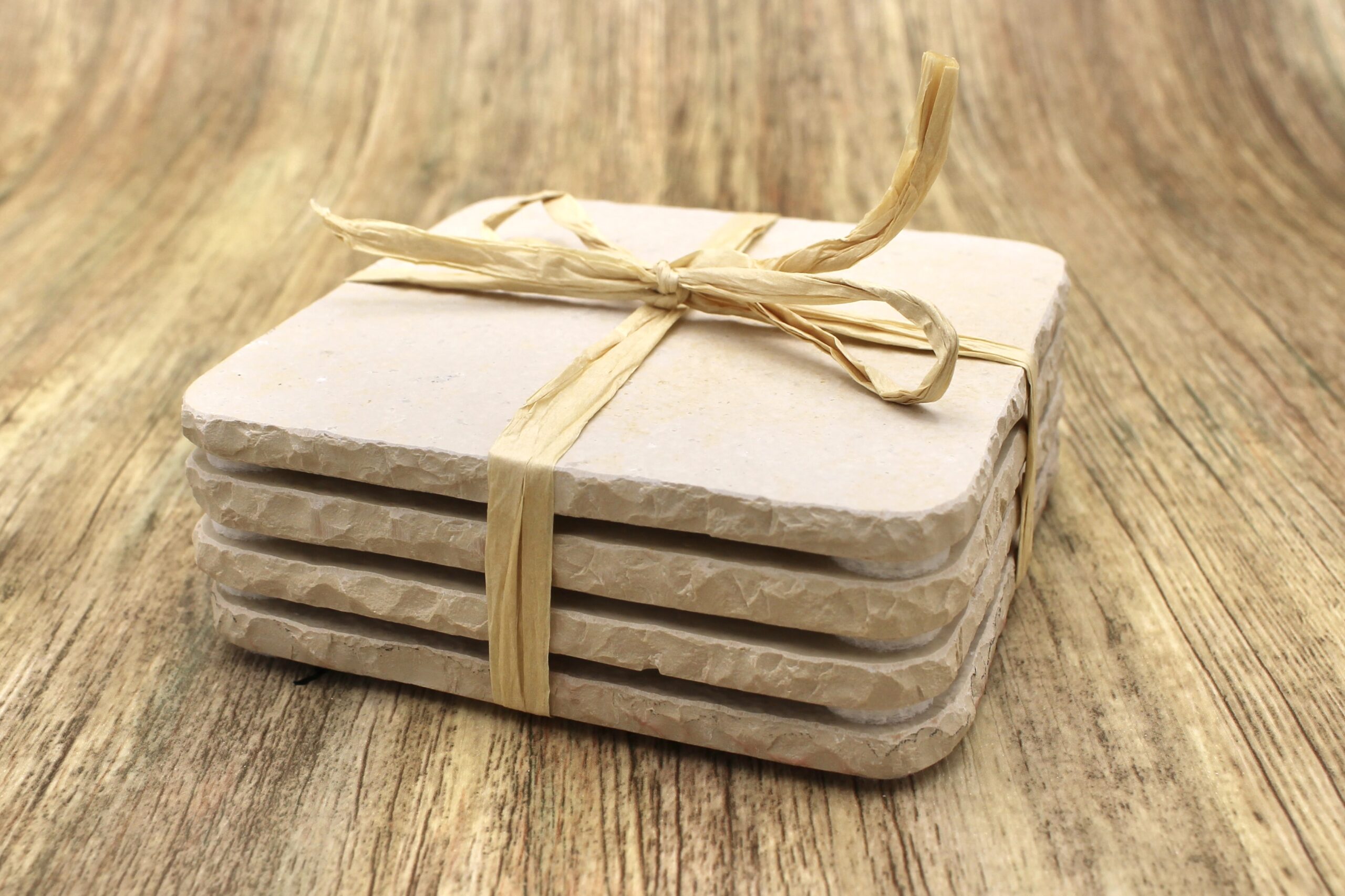 4er-Set helle Sortierung - Natursteinuntersetzer quadratisch