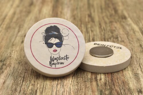 WBY Hilde Grau - Kühlschrankmagnet 48mm